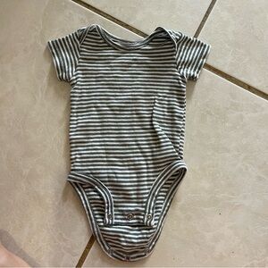 345. carter's bodysuit size 3 months 10/$10